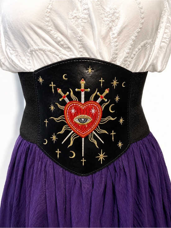 None Accessories - Embroidered Heart Medallion Wide Waist Belt Waist Cincher